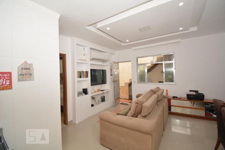 Sala de casa à venda com 2 quartos, 60m² em Irajá, Rio de Janeiro