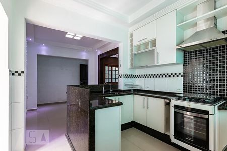 Casa para alugar com 180m², 3 quartos e 2 vagas Casa para alugar com 180m², 3 quartos e 2 vagasCozinha