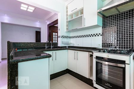 Casa para alugar com 180m², 3 quartos e 2 vagas Casa para alugar com 180m², 3 quartos e 2 vagasCozinha