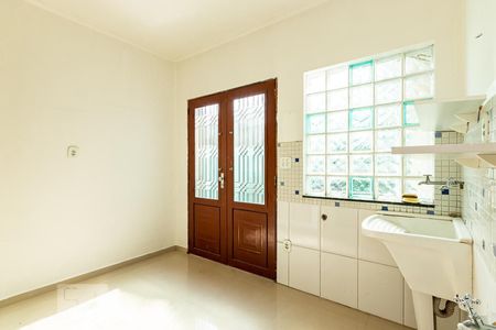 Casa para alugar com 180m², 3 quartos e 2 vagas Casa para alugar com 180m², 3 quartos e 2 vagasÁrea de serviço