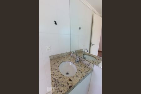 Apartamento para alugar com 76m², 3 quartos e 1 vaga Apartamento para alugar com 76m², 3 quartos e 1 vagaBanheiro da Suite