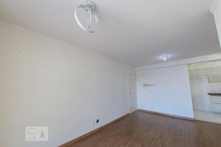 Sala de apartamento para alugar com 3 quartos, 76m² em Picanço, Guarulhos