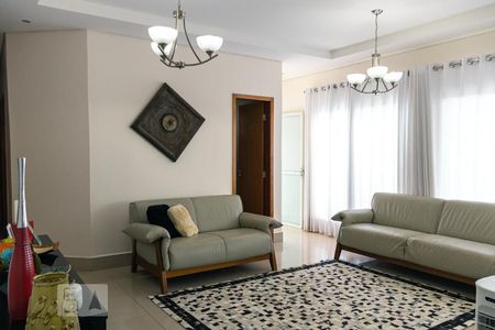 Sala de Estar de casa de condomínio para alugar com 4 quartos, 240m² em Jardins Lisboa, Goiânia