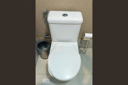 Casa de condomínio para alugar com 240m², 4 quartos e 4 vagasBanheiro Social