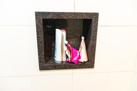 Casa de condomínio para alugar com 240m², 4 quartos e 4 vagasBanheiro Social