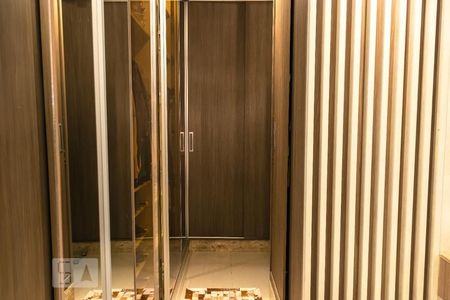 Casa de condomínio para alugar com 240m², 4 quartos e 4 vagasCloset