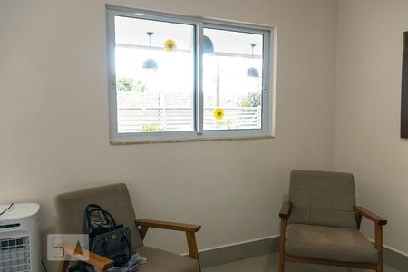 Sala 2 de casa de condomínio para alugar com 4 quartos, 240m² em Jardins Lisboa, Goiânia