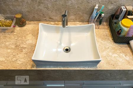 Casa de condomínio para alugar com 240m², 4 quartos e 4 vagasBanheiro da Suíte Master