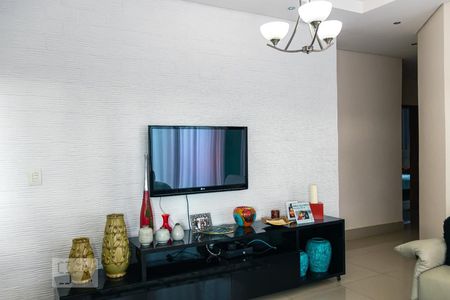 Sala de Estar de casa de condomínio para alugar com 4 quartos, 240m² em Jardins Lisboa, Goiânia