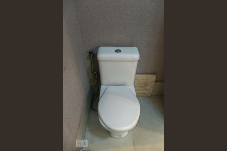 Casa de condomínio para alugar com 240m², 4 quartos e 4 vagasBanheiro da Suíte Master