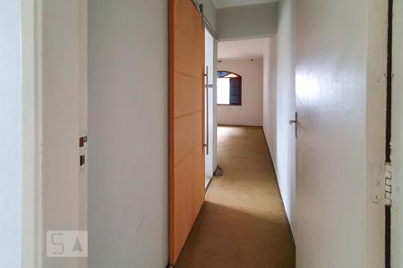 Casa para alugar com 300m², 3 quartos e 2 vagas Casa para alugar com 300m², 3 quartos e 2 vagasCorredor