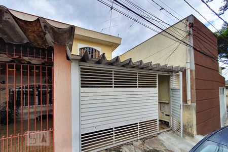 Casa para alugar com 300m², 3 quartos e 2 vagas Casa para alugar com 300m², 3 quartos e 2 vagasFachada