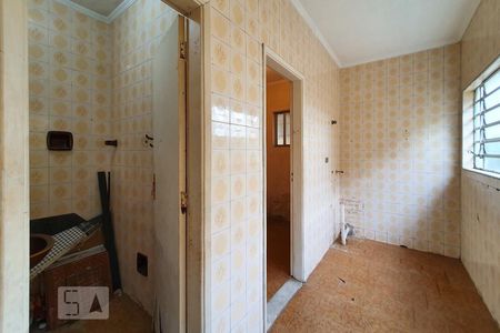Casa para alugar com 300m², 3 quartos e 2 vagas Casa para alugar com 300m², 3 quartos e 2 vagasEntrada Banheiro de Serviço