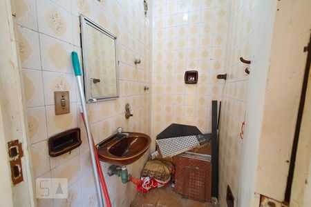 Casa para alugar com 300m², 3 quartos e 2 vagas Casa para alugar com 300m², 3 quartos e 2 vagasBanheiro de Serviço