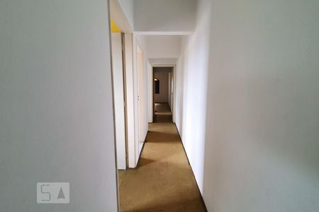 Casa para alugar com 300m², 3 quartos e 2 vagas Casa para alugar com 300m², 3 quartos e 2 vagasCorredor