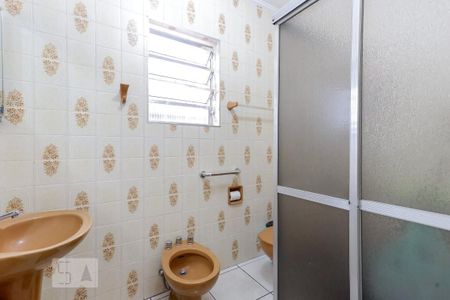 Casa à venda com 244m², 4 quartos e 3 vagasBanheiro 1