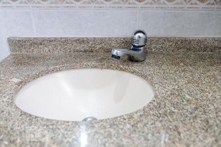 Casa à venda com 244m², 4 quartos e 3 vagasBanheiro 2