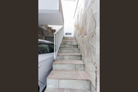 Casa à venda com 244m², 4 quartos e 3 vagasEscadas Entrada
