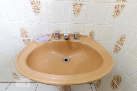 Casa à venda com 244m², 4 quartos e 3 vagasBanheiro 1