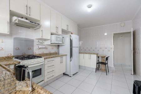 Casa à venda com 244m², 4 quartos e 3 vagasCozinha 2