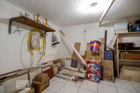 Casa à venda com 244m², 4 quartos e 3 vagasPorão