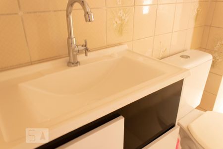 Banheiro - Torneira de apartamento para alugar com 2 quartos, 50m² em Vila Mangalot, São Paulo