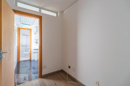 Apartamento para alugar com 133m², 3 quartos e 2 vagas Apartamento para alugar com 133m², 3 quartos e 2 vagasCômodo Extra