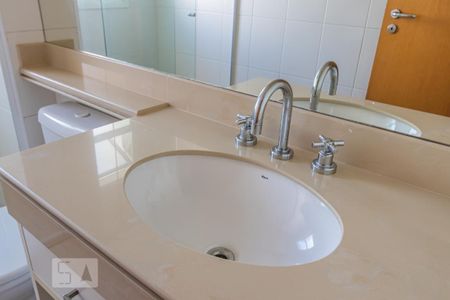 Apartamento para alugar com 133m², 3 quartos e 2 vagas Apartamento para alugar com 133m², 3 quartos e 2 vagasDetalhe do Banheiro Social