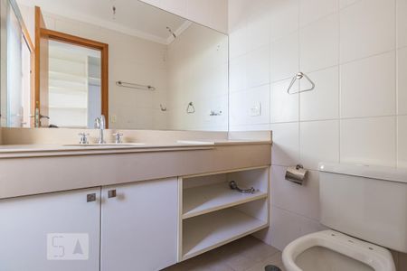 Apartamento para alugar com 133m², 3 quartos e 2 vagas Apartamento para alugar com 133m², 3 quartos e 2 vagasBanheiro da Suíte