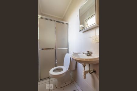 Apartamento para alugar com 133m², 3 quartos e 2 vagas Apartamento para alugar com 133m², 3 quartos e 2 vagasBanheiro de Serviço