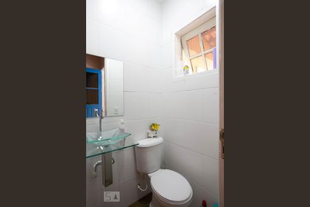 Lavabo de casa à venda com 3 quartos, 100m² em Vila Carmosina, São Paulo