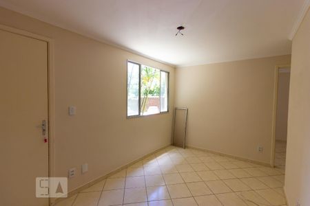 Sala de apartamento para alugar com 2 quartos, 50m² em Jardim Torino, Cotia