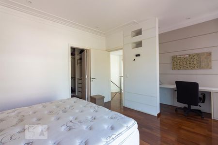 Casa de condomínio à venda com 490m², 4 quartos e 6 vagas Casa de condomínio à venda com 490m², 4 quartos e 6 vagasSuíte 1