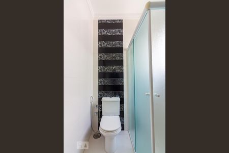 Casa de condomínio à venda com 490m², 4 quartos e 6 vagas Casa de condomínio à venda com 490m², 4 quartos e 6 vagasBanheiro da Suíte 3