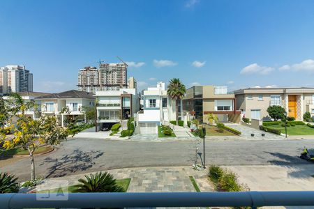 Casa de condomínio à venda com 490m², 4 quartos e 6 vagas Casa de condomínio à venda com 490m², 4 quartos e 6 vagasVista