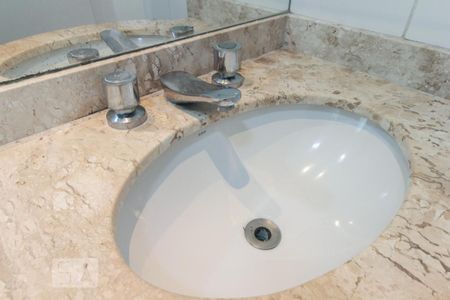 Apartamento à venda com 130m², 3 quartos e 2 vagasBanheiro Suíte 2