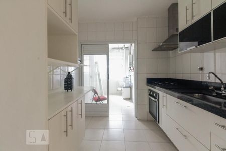 Apartamento à venda com 130m², 3 quartos e 2 vagasCozinha 