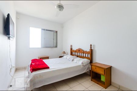 Suíte de apartamento para alugar com 3 quartos, 120m² em Vila Tupi, Praia Grande
