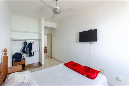 Suíte de apartamento para alugar com 3 quartos, 120m² em Vila Tupi, Praia Grande