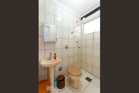 Banheiro suíte de apartamento para alugar com 3 quartos, 120m² em Vila Tupi, Praia Grande
