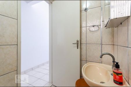 Banheiro suíte de apartamento para alugar com 3 quartos, 120m² em Vila Tupi, Praia Grande