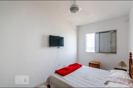 Suíte de apartamento para alugar com 3 quartos, 120m² em Vila Tupi, Praia Grande