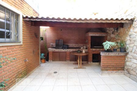 Casa à venda com 285m², 4 quartos e 2 vagasChurrasqueira