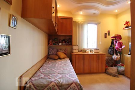 Casa à venda com 285m², 4 quartos e 2 vagasQuarto 2 