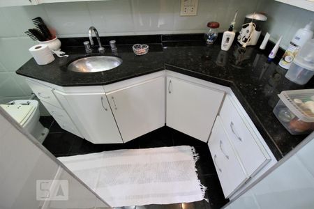 Casa à venda com 285m², 4 quartos e 2 vagasBanheiro da suíte 