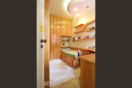 Casa à venda com 285m², 4 quartos e 2 vagasQuarto 3 