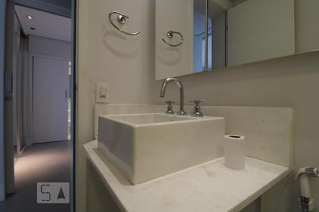 Apartamento para alugar com 68m², 1 quarto e 1 vagaPia do banheiro comum