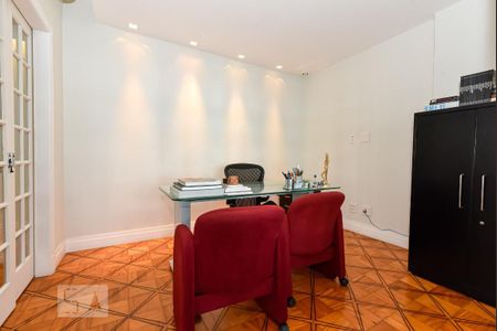 Apartamento à venda com 420m², 4 quartos e 2 vagas Apartamento à venda com 420m², 4 quartos e 2 vagasEscritório