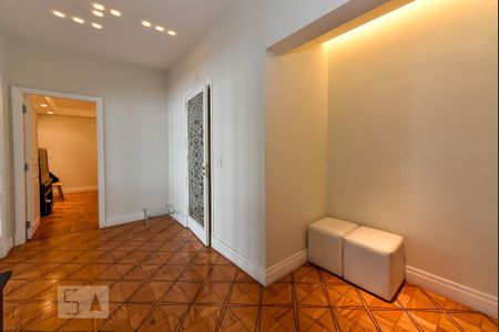 Apartamento à venda com 420m², 4 quartos e 2 vagas Apartamento à venda com 420m², 4 quartos e 2 vagasHall de Entrada