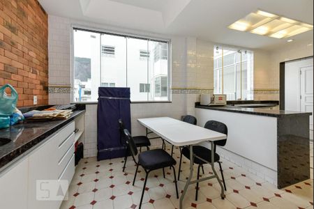 Apartamento à venda com 420m², 4 quartos e 2 vagas Apartamento à venda com 420m², 4 quartos e 2 vagasCozinha